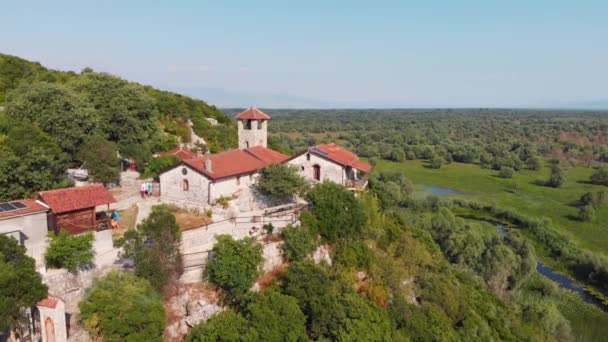 Kom Kolostor Skadar Tónál Szerb Ortodox Kolostor Montenegróban Montenegró Vallási — Stock videók