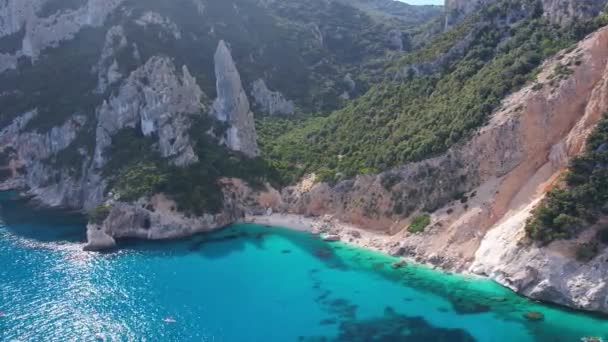 Vista Aérea Drone Areia Branca Cala Goloritze Golfo Orosei Sardegna — Vídeo de Stock