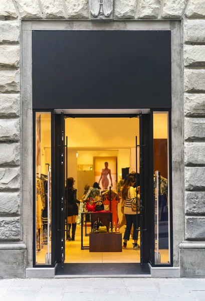 Klasik Giyim Mağazası Cephesi Kadın Giyim Mağazası Stok Fotoğraf
