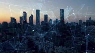 Şehirdeki iş ve iletişim ağı. Bağlı gelecekçi bir şehirde lokalizasyon simgeleri. İnternet gibi şeyler. Veri iletişimi, teknoloji kavramı, yapay zeka