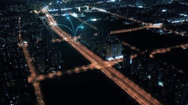 Akıllı Bağlı Şehir silueti. Gelecekçi ağ konsepti, şehir teknolojisi.