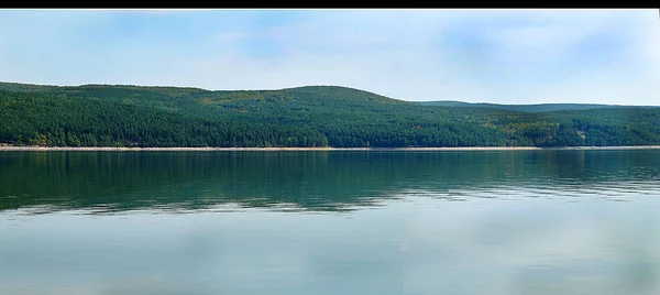 Panorama Lago Rodeado Bosque Para Fondo Natural —  Fotos de Stock
