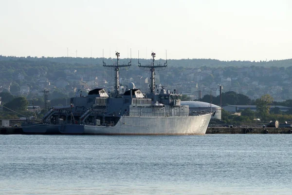 ブルガリアのヴァルナ 2022年7月23日 ヴァルナの港での軍事哨戒船 — ストック写真