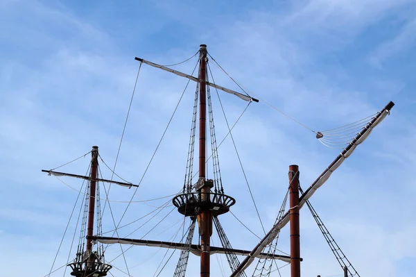 Masts Ancient Ship Sails Cloudy Sky Close — Stock Photo, Image
