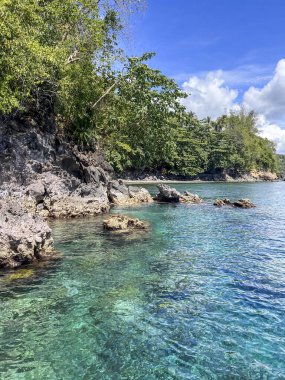 Lembeh Boğazı, Kuzey Sulawesi, Endonezya 'ya seyahat ve tüple dalış.