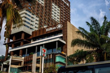 pattaya, Tayland. 03.21.2025 Hilton Otel tabelası