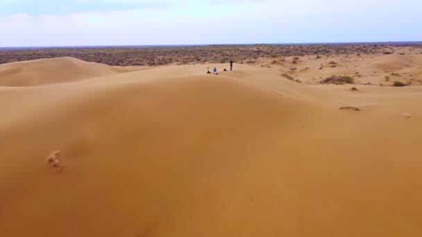 Переліт Через Дюни Пустелі Красивий Вид Пустелю Кизил Кум Казахстані — стокове відео