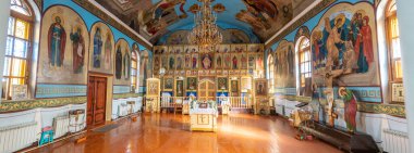 SHYMKENT, KAZAKHSTAN - 24 HAZİRAN 2023: Kazan, Kazakistan 'daki Tanrı' nın Annesi 'nin ikonu onuruna tapınağın içinin panoraması