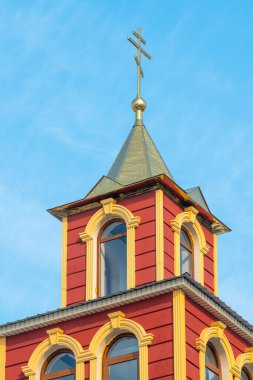 SHYMKENT, KAZAKHSTAN - 24 HAZİRAN 2023: Kazan 'ın kutsal ikonu Kazakistan' ın anısına tapınağa Ortodoks haçları