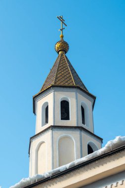 SHYMKENT, KAZAKHSTAN - 24 HAZİRAN 2023: Kazan 'ın kutsal ikonu Kazakistan' ın anısına tapınağa Ortodoks haçları