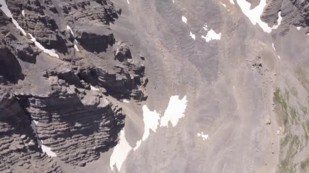 Voo Drone Sobre Altos Picos Montanha Nas Montanhas Dos Alpes — Vídeo de Stock