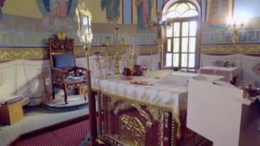 SHYMKENT, KAZAKHSTAN - 24 HAZİRAN 2023: Kazan Meryem Ana ikonu Kazakistan 'ın anısına tapınağın sunağı