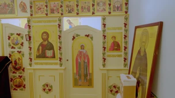 Szymkent Kazakhstan Styczeń 2023 Ołtarz Świątyni Czci Ikony Kazańskiej Matki — Wideo stockowe