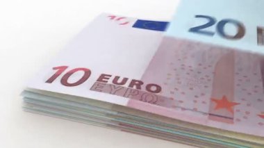 3d Render Avrupa para birimi sayımı (5,10,20,50 banknot) alfa kanalı