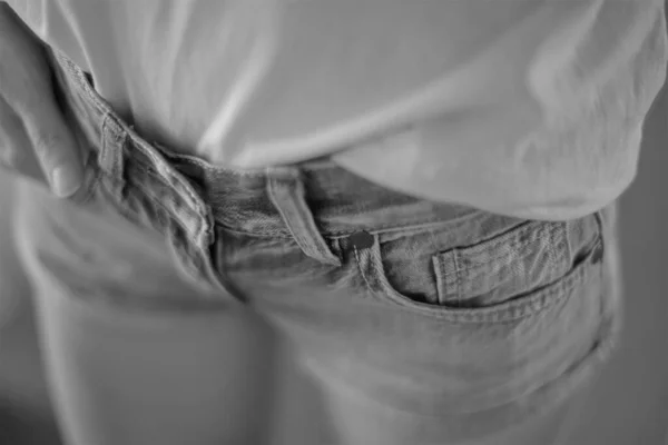 Jeans Shorts Shirt Sur Une Fille Vue Rapprochée — Photo