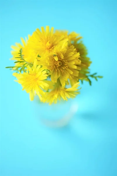 Yellow Flowers Bouquet Blue Table Floral Art Card — Stockfoto