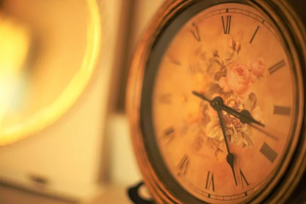 Relógio Parisiense Vintage Close Estilo Quarto Romântico — Fotografia de Stock