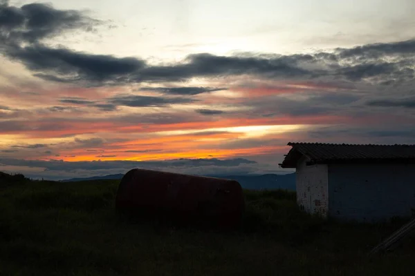 Güzel kırsal gün batımı - Santagueda Filistin - Kolombiya