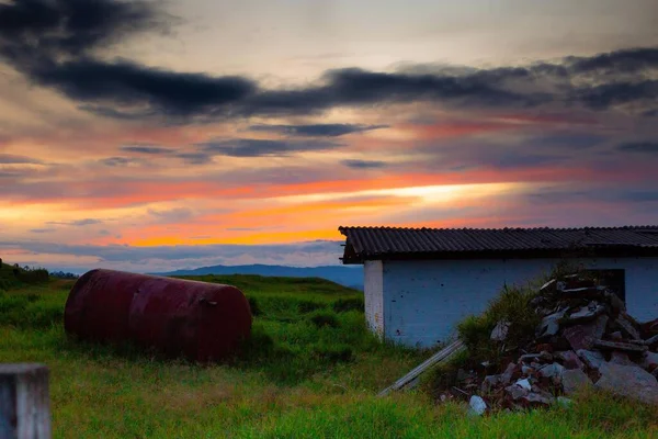 Güzel kırsal gün batımı - Santagueda Filistin - Kolombiya