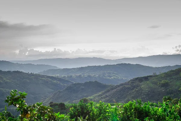 Dağlardaki mükemmel Kolombiya manzaraları.