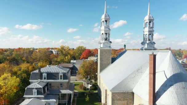 Drone Γερανό Βίντεο Από Πίσω Από Την Εκκλησία Στο Eustache — Αρχείο Βίντεο