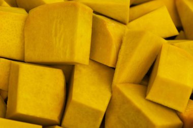 Dilimlenmeye hazır balkabağı görüntüsü..