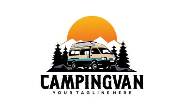 Karavan karavanı klasik logo taşıyıcı çizimi, Güneş ve çam ormanlı karavan için mükemmel.