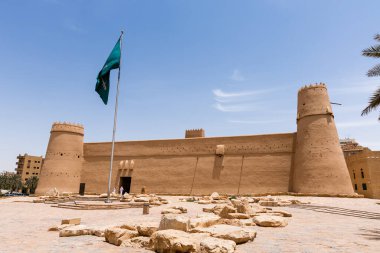 RIYADH, SAUDI ARABIA - 2 Mayıs 2023: Masmak Kalesi veya Masmak Sarayı, Suudi Arabistan 'ın Riyad semtinde yer alan bir kil ve çamur tuğladan kaledir.