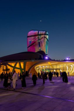 Al Khobar, Suudi Arabistan - 23 Nisan 2023: Ithra 'da Kurban Bayramı, kutlamalarımızla neşe, sunumlarımızla bilgi ve ailelere bir atmo aracılığıyla unutulmaz deneyimler sunma olanağı sunuyor.