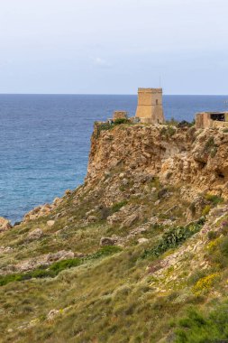 İlkbaharda Malta 'da Golden Bay