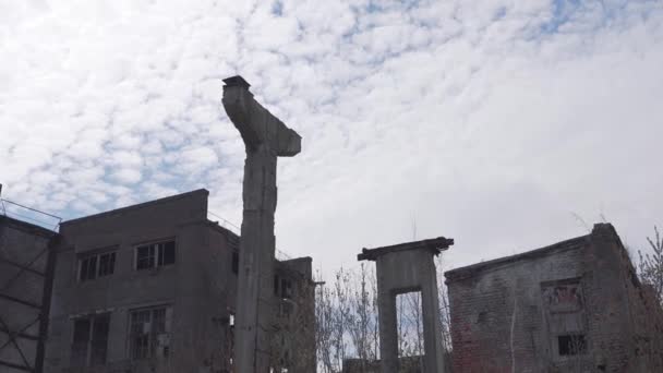 Edificios Destruidos Parque Industrial Zona Abandonada Antigua Fábrica Edificios Vacíos — Vídeos de Stock