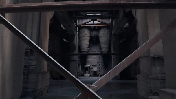 Dark Scary Interior Old Destroyed Warehouse Coal Power Plant Rusty — Vídeos de Stock