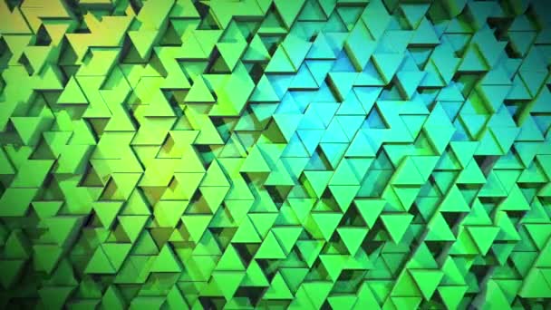 Zelená Stěna Pohyblivých Trojúhelníků Vyražený Povrch Barevným Světlem Abstraktní Trojúhelníkové — Stock video
