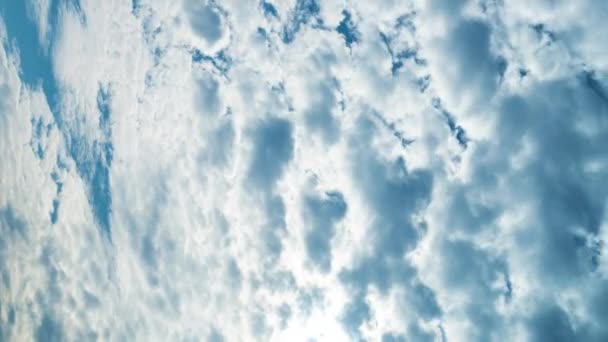 Video Verticale Cielo Blu Con Nuvole Bianche Fenomeni Atmosferici Naturali — Video Stock