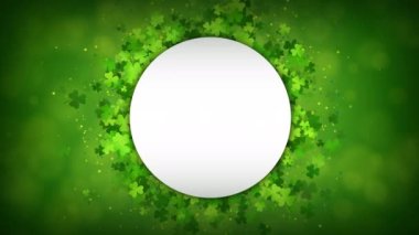 St. Patrick 'in arka planında yeşil yonca yuvarlak çerçeve var. Uçan parçacıklarla donatılmış animasyon. Boşluğu kopyala.