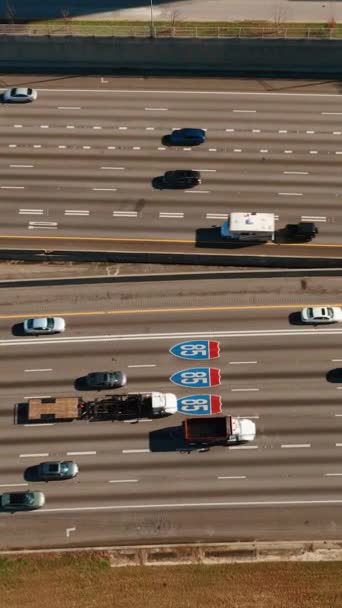 Atlanta Georgia Numaralı Otoban Yolda Hareket Eden Arabaların Havadan Görüntüsü — Stok video