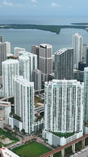 Luftaufnahme Einspielungen Brickell City Downtown Miami Panorama Virginia Key Beach — Stockvideo