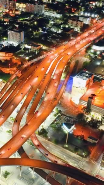 Luchtfoto Snelweg Straat Nachts Met Snelrijdende Auto Vrachtwagens Miami City — Stockvideo