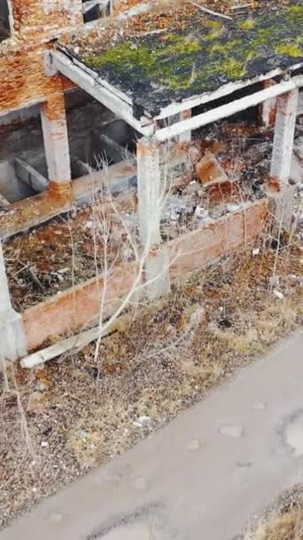 Ruined Brick Buildings Collapsed Roofs Broken Dirt Road Heaps Garbage — Stock Video