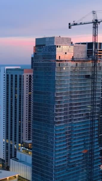 Costruzione Grattacielo Miami Gru Alta Costruzione Torre Nei Raggi Del — Video Stock