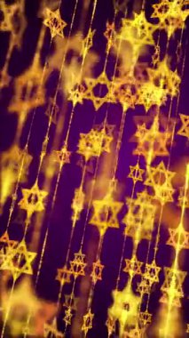 Davut 'un altın yıldızları ince iplikler üzerinde dönüyor. Animasyon mor arka plan ve İsrail 'in geleneksel sembolü. Dikey video.