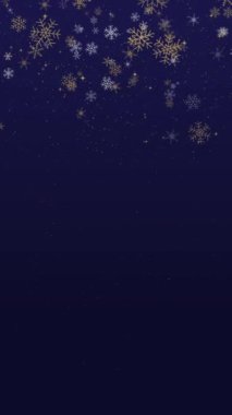 Güzel düşen altın kar taneleri ve kar örtüsü. Mavi arka planda kış zamanı buz şekilleri. Düz kar taneleri. Uzayı kopyala Dikey video.