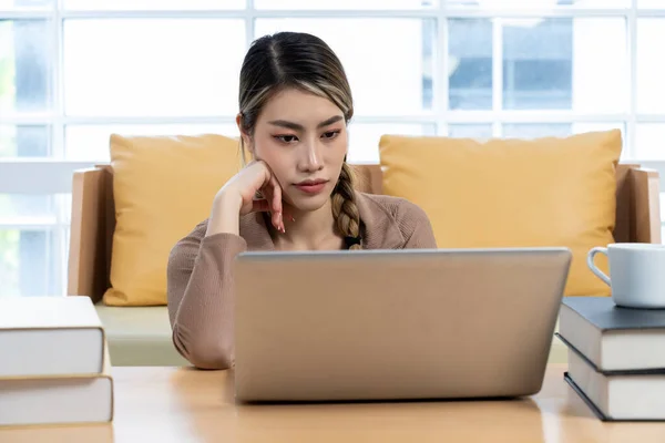 Asian Young Pretty Woman Using Laptop Computer While Working Learning — Stock Photo, Image