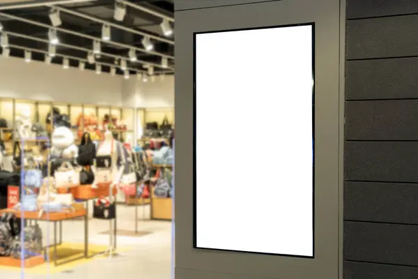 购物商场时尚购物袋店前的垂直Led电视屏幕 最适合展示你的标志和品牌 图库图片