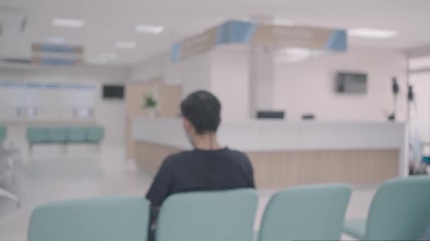 Handheld Shot Blurred Background Corridor Hospital Clinic Counter Information Entrance — Stock Video