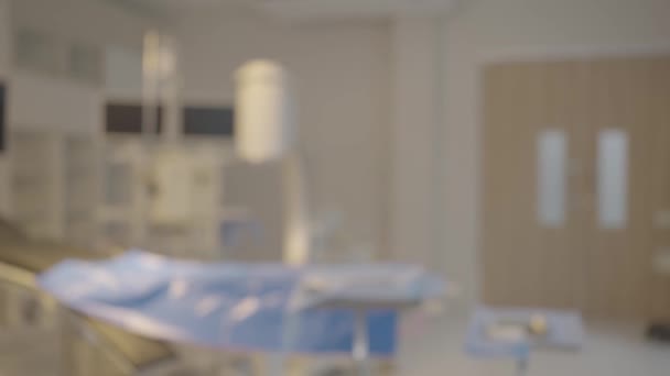 Ruční Záběr Rozmazané Pozadí Moderního Vybavení Operačním Sále Nemocnice Zdravotnické — Stock video