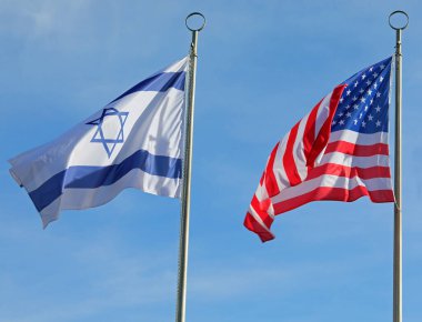 Amerika Birleşik Devletleri bayrağı ve İsrail dalgalanması