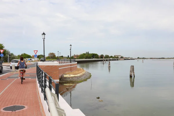 Venedik Adasının Yakınındaki Venedik Gölünde Bisiklet Yolu Var — Stok fotoğraf