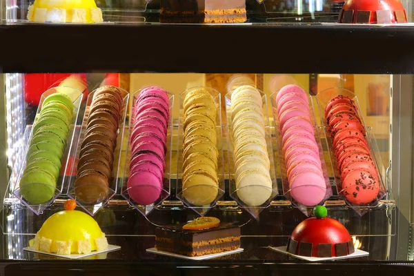 Πολλά Γλυκά Που Ονομάζεται Macarons Ζαχαροπλαστικής Ειδικότητα Χαρακτηριστική Της Γαλλίας — Φωτογραφία Αρχείου
