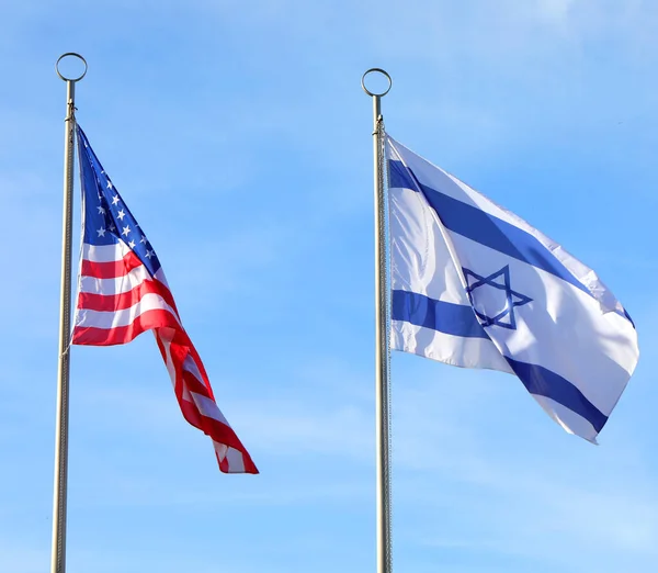 Флаг Соединенных Штатов Америки Израиля Размахивающий — стоковое фото